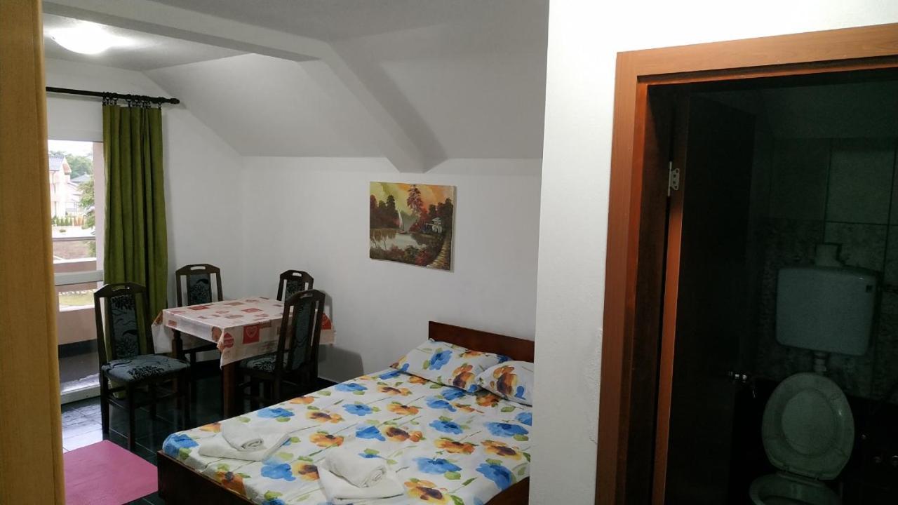 Srebrna Nit Lägenhet Veliko Gradište Exteriör bild